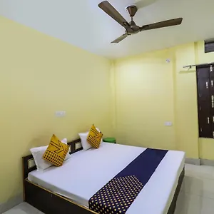 2* Hotel Spot On 44295 Sarnath Tourist